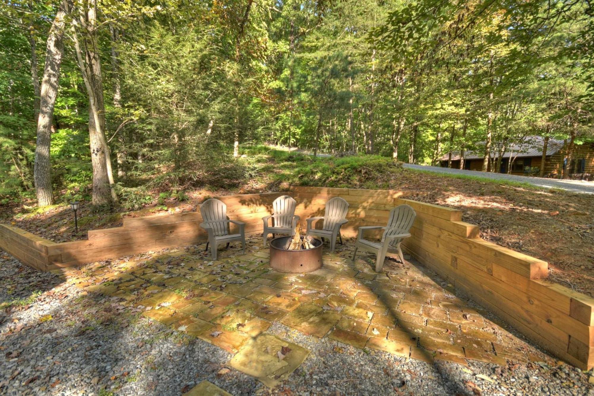 Bearfoot Ridge Wood-Burning Fireplace Cozy Hot Tub Serene Views Ellijay Kültér fotó