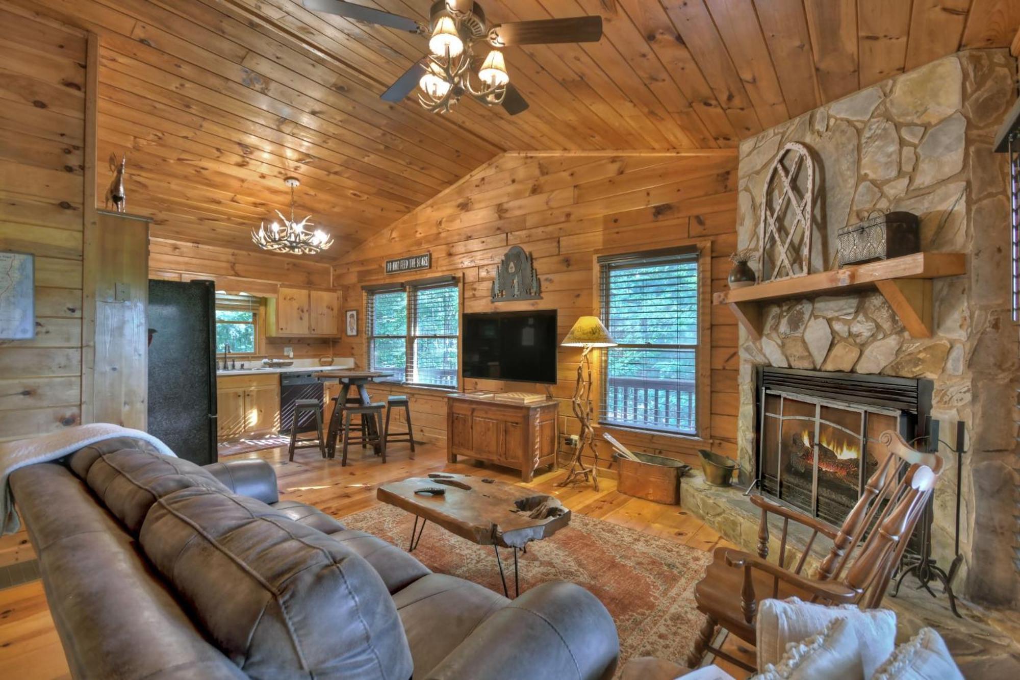 Bearfoot Ridge Wood-Burning Fireplace Cozy Hot Tub Serene Views Ellijay Kültér fotó